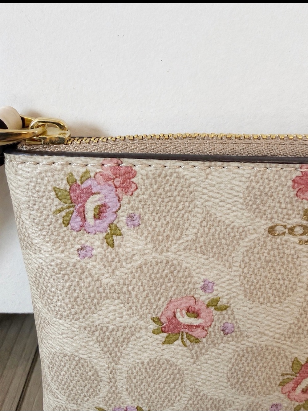 Coach Corner Zip Wristlet Signature Canvas Floral Pink Cream - Picture 2 of 6